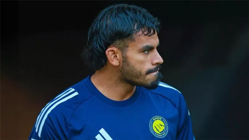 شارك 54 دقيقة فقط.. إصابة جديدة تبعد سعد الناصر عن النصر السعودي