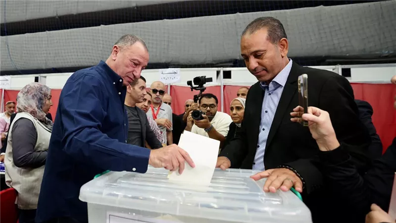 رسميًا.. الخطيب يواصل قيادة الأهلي لأربع سنوات جديدة وياسين منصور نائبًا للرئيس
