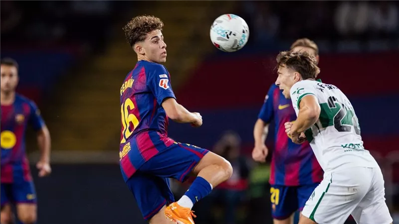 هانز فليك يعلن تشكيل برشلونة لمواجهة كلوب بروج في دوري أبطال أوروبا