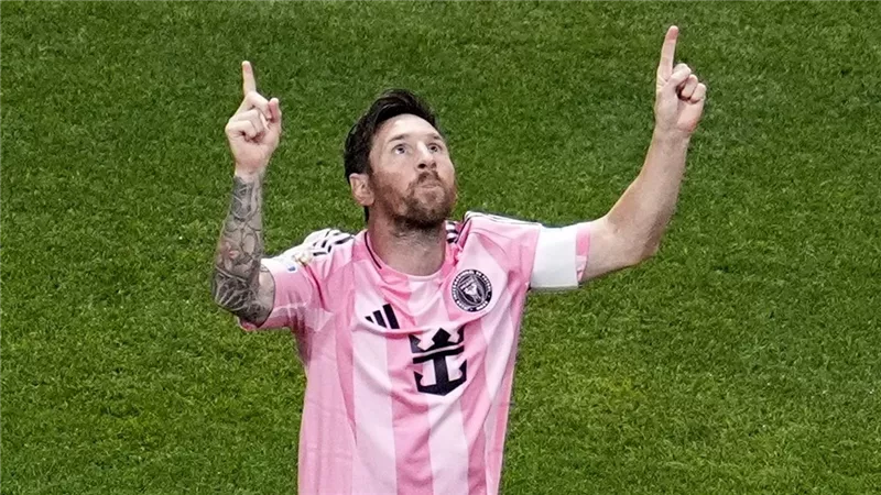 ميسي الأعلى أجرًا في الدوري الأمريكي.. وسون وصيفه بعد صفقة تاريخية