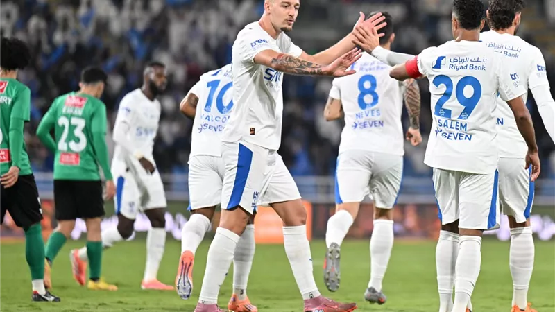 بعد التعرض لنزلة معوية.. مالكوم فيلبي يعود إلى تدريبات الهلال