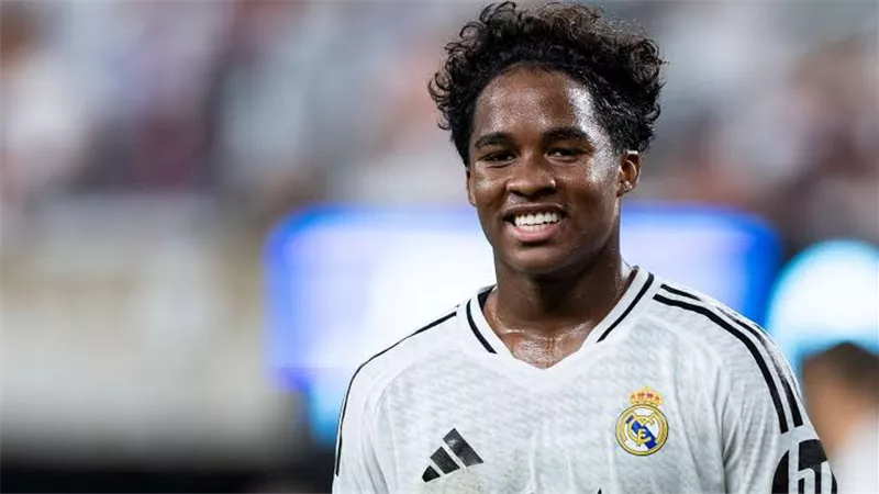 تقارير: ليون الفرنسي يبدأ مفاوضات لضم اندريك من ريال مدريد