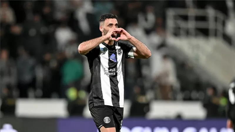 مدرب الشباب السعودي يحسم موقف عبدالرزاق حمدالله من ديربي الهلال