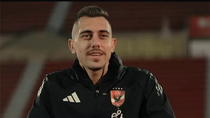 نجم الأهلي يقترب من الرحيل.. عرض أوروبي قوي يخطف جراديشار