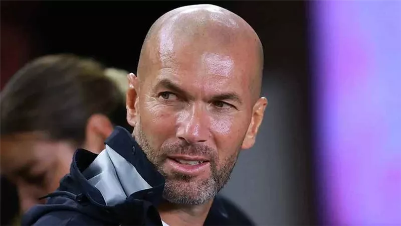 تقارير: زيدان يقترب من تدريب منتخب فرنسا والإعلان خلال أيام