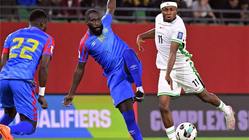 الكونغو الديمقراطية تطيح بنيجيريا وتصعد للملحق العالمي المؤهل لكأس العالم