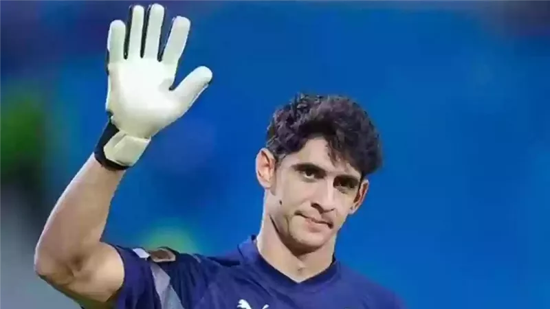 بالتساوي مع 
