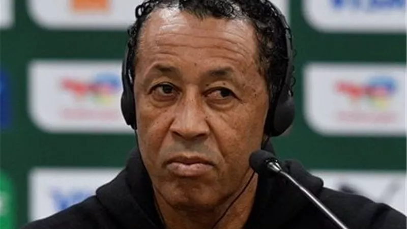 هزم ثنائيًا مغربيًا.. مدرب الرأس الأخضر الأفضل في أفريقيا 2025