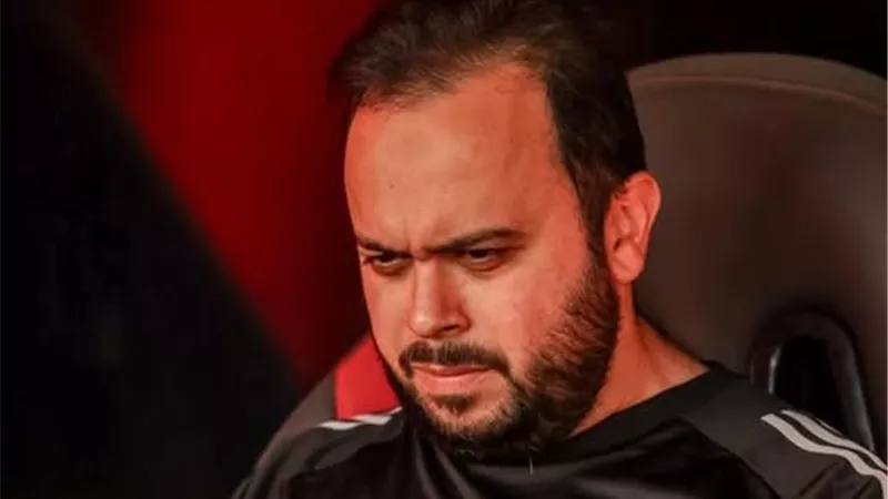 محلل أداء الأهلي يعلن رحيله عن جهاز ييس توروب 