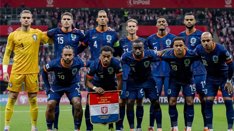 كومان يعلن تشكيل هولندا أمام ليتوانيا في تصفيات كأس العالم 2026
