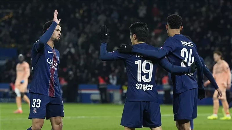 باريس سان جيرمان يقسو على لوهافر بثلاثية ويتصدر الدوري الفرنسي (فيديو)