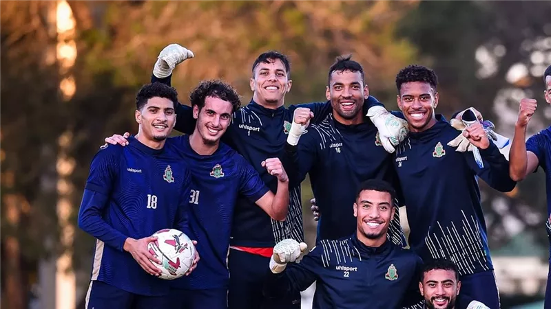قرار غير متوقع من مدرب الجيش الملكي قبل صدام الأهلي بدوري الأبطال