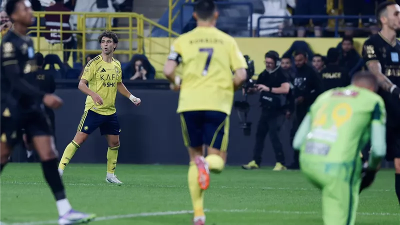 النصر يفوز على الخليج ويواصل الابتعاد بصدارة الدوري السعودي