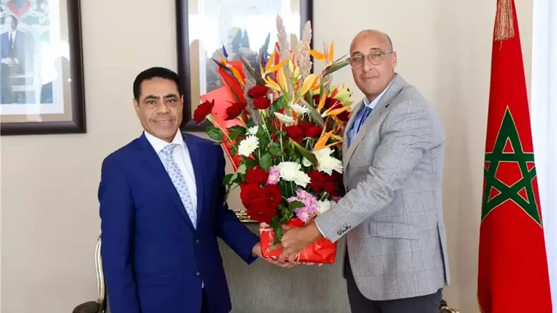 نائب رئيس الجيش الملكي ووفد السفارة المصرية يستقبلان بعثة الأهلي في المغرب 