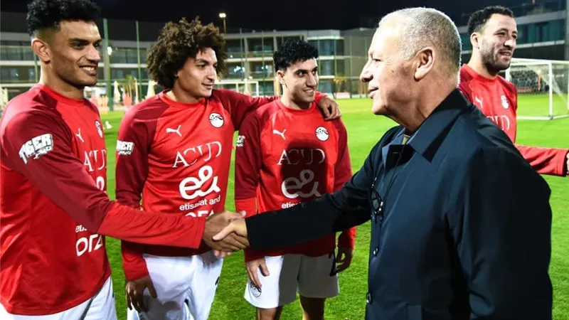 أبوريدة يدعم المنتخب الوطني المشارك في كأس العرب قبل السفر إلى قطر