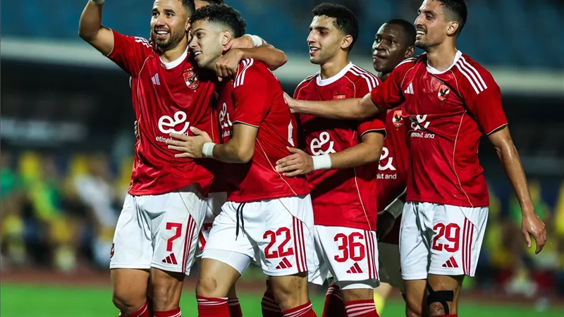 الأهلي يفاضل بين ثنائي مغربي لتدعيم الجبهة اليسري 