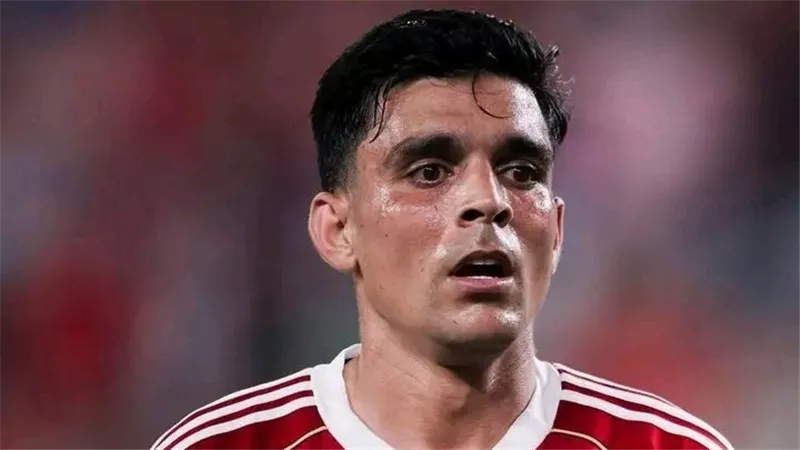 بعد غيابه عن المنتخب.. الأهلي يعلن عن تفاصيل إصابة أشرف بن شرقي