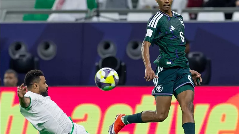 السعودية تفوز على عمان 2-1 في مباراة مثيرة بكأس العرب