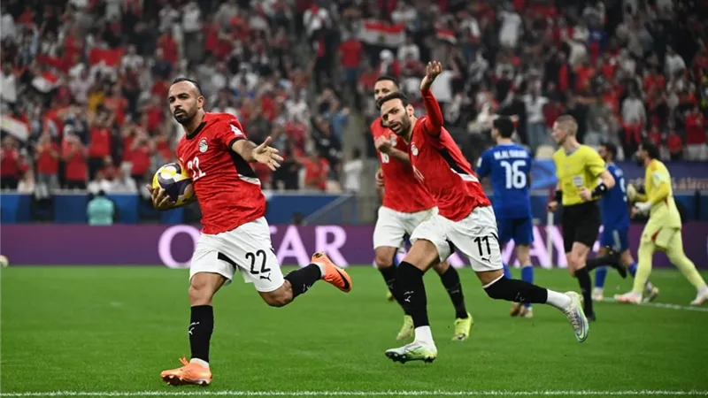 طقم تحكيم سويدي يدير مباراة مصر والإمارات بكأس العرب