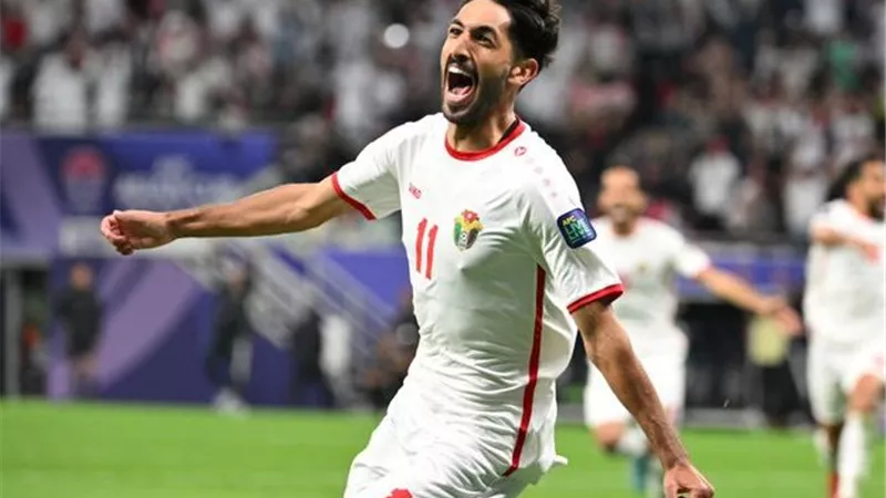 كل ما تريد معرفته عن مفاوضات الأهلي مع يزن النعيمات وموقف اللاعب 