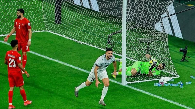 منتخب العراق يضرب البحرين ويتصدر مجموعته في كأس العرب 2025