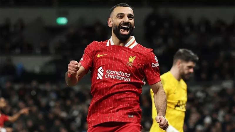 رغم أزمته مع ليفربول.. محمد صلاح ضمن القائمة النهائية لجائزة شخصية العام الرياضية في إنجلترا 2025