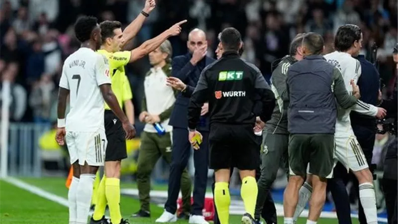 رابطة الدوري الإسباني تصدر عقوبات قوية ضد لاعبي ريال مدريد