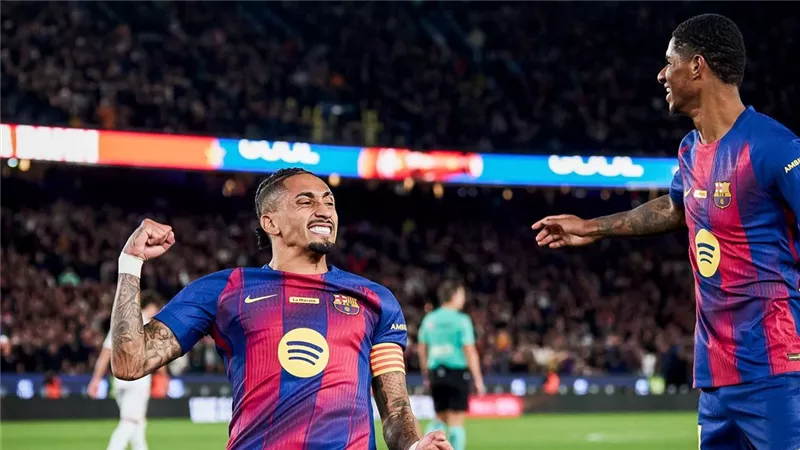 بأقدام رافينيا.. برشلونة يقسو على أوساسونا بثنائية في الدوري الإسباني