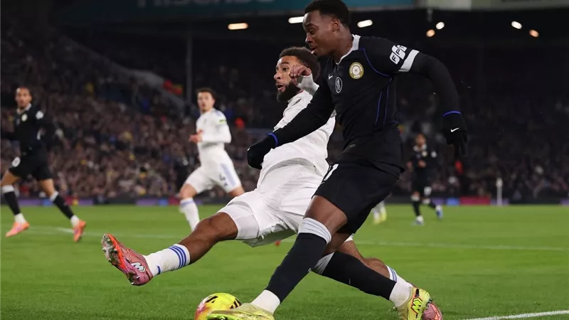 تشيلسي يسقط أمام ليدز بثلاثية في الدوري الإنجليزي 