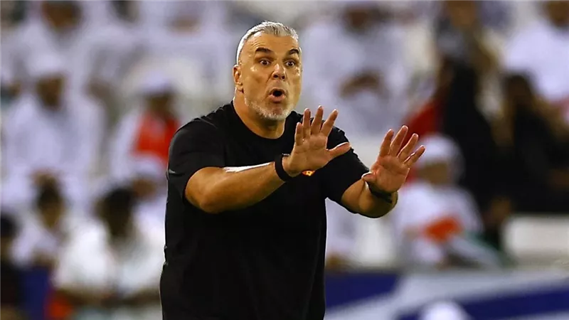 مدرب منتخب الإمارات يشيد بأداء فريقه في كأس العرب قبل مواجهة السعودية