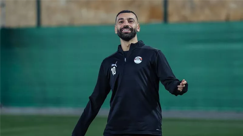 اتصالات مستمرة.. كيف دعم حسام حسن محمد صلاح بعد أزمته مع ليفربول؟