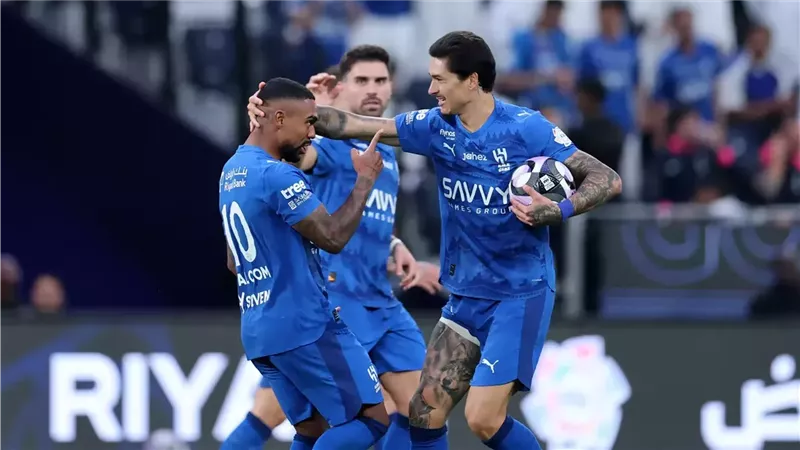 ليوناردو يقود الهجوم.. إنزاجي يعلن تشكيل الهلال لمواجهة الشارقة