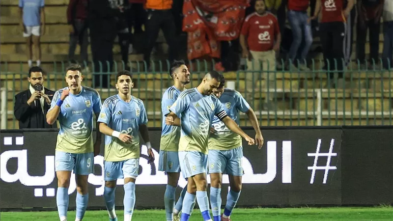 بقيادة حمادة القلاوي.. اتحاد الكرة يعلن طاقم تحكيم مباراة الأهلي والمصرية للاتصالات