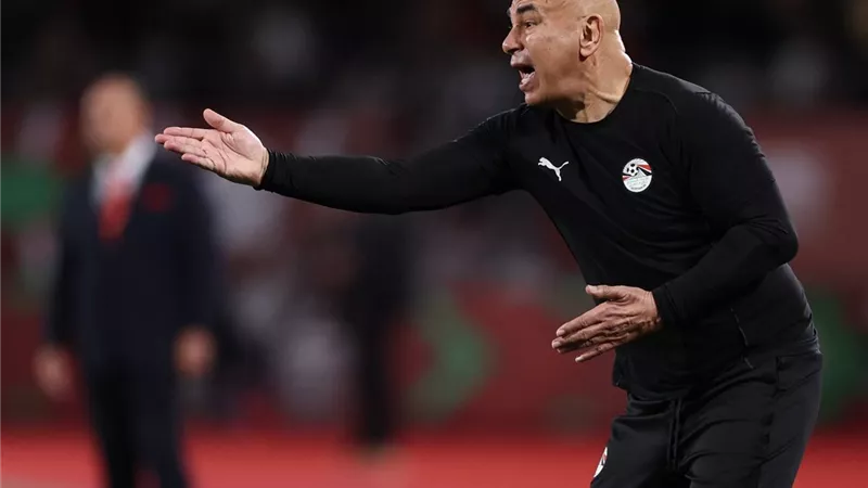حسام حسن يرد على اللعب بطريقة دفاعية ويكشف سبب تألق الفراعنة