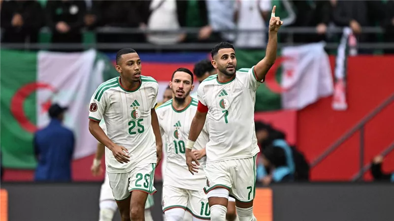 رياض محرز يعلن أعتزاله اللعب دوليًا بعد وداع الجزائر لكأس العالم