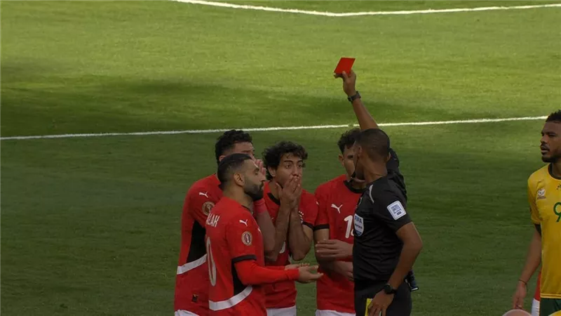 طرد محمد هاني أمام جنوب إفريقيا في كأس الأمم 2025