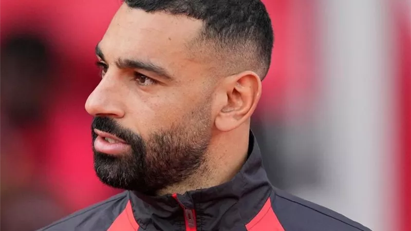 لاعب ليفربول السابق: الريدز ضعيف بدون صلاح.. وتصريحاته الأخيرة لفتت انتباهي