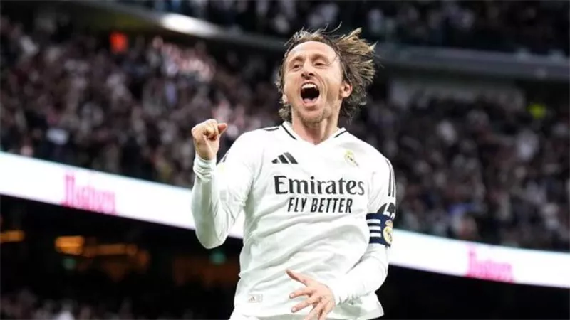 مودريتش يقارن بين ميسي ورونالدو ويكشف الوجه الخفي لكريستيانو
