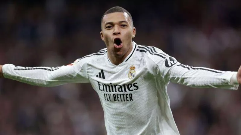 ريال مدريد يعلن إصابة مبابي وموقفه من المشاركة في كأس السوبر الإسباني