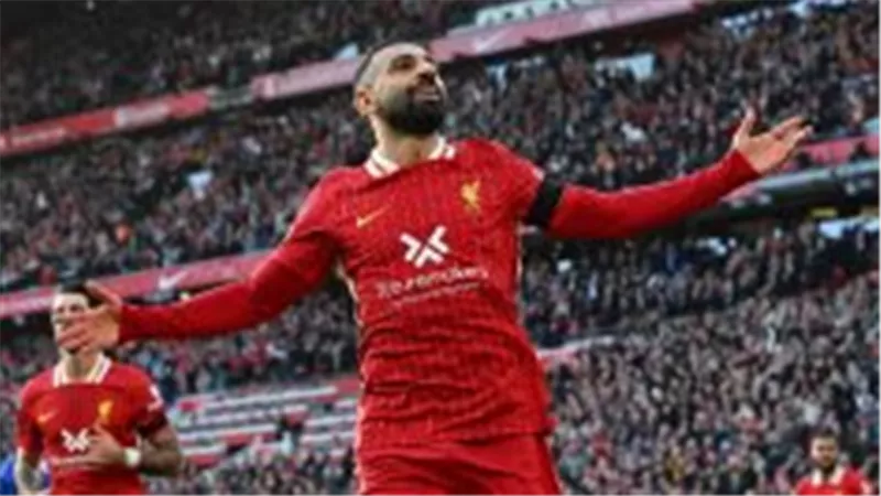 محمد صلاح يوقف شائعات الرحيل.. السعودية تتراجع عن ضمه