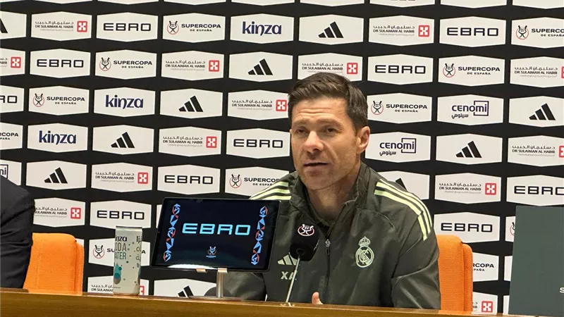 ألونسو يثير الجدل حول مشاركة مبابي في الكلاسيكو.. ويعترف بأزمة ريال مدريد