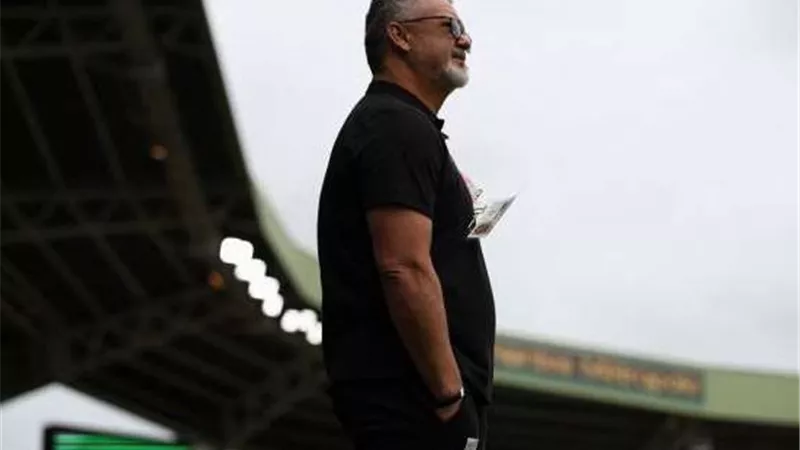 ميكالي يوافق على تدريب الزمالك خلفًا لأحمد عبد الرؤوف ويقدم تنازلات مالية