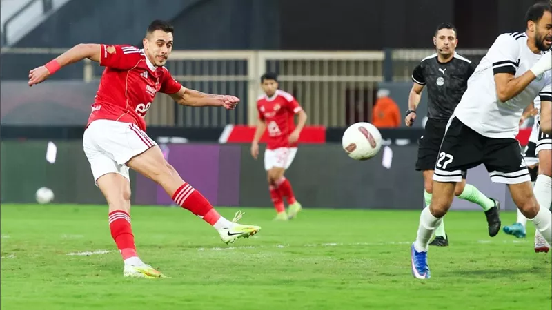 جراديشار يقترب من الرحيل عن الأهلي نحو الدوري المجري في يناير