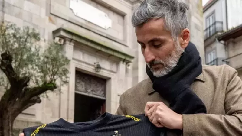 رسميًا.. أيك السويدي يخطف مدرب الأهلي السابق بعقد طويل الأمد