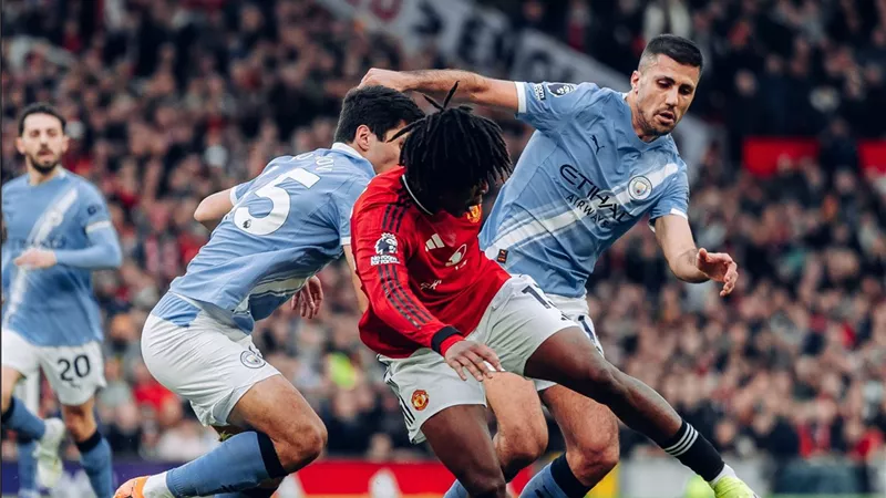 بالقوة المضاربة.. تشكيل مانشستر يونايتد وسيتي في قمة الدوري الإنجليزي 