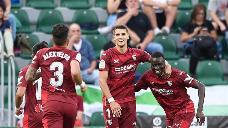 تشكيل مباراة إلتشى ضد إشبيلية فى الدورى الإسبانى 