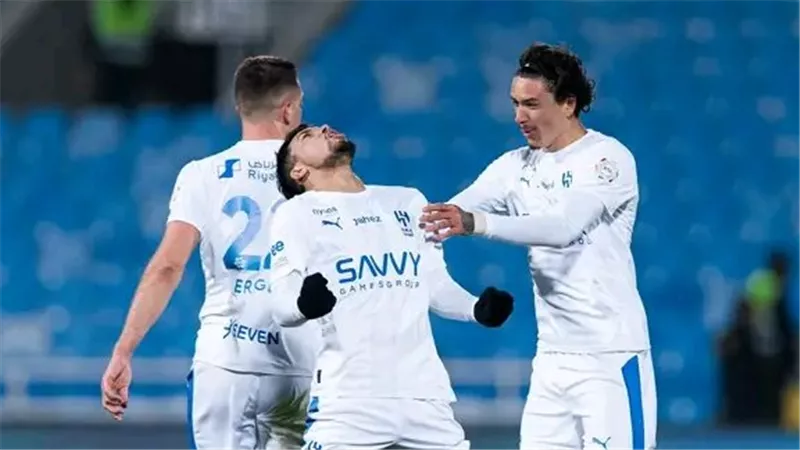 التعادل الإيجابي يحسم نتيجة الهلال والرياض في دوري روشن