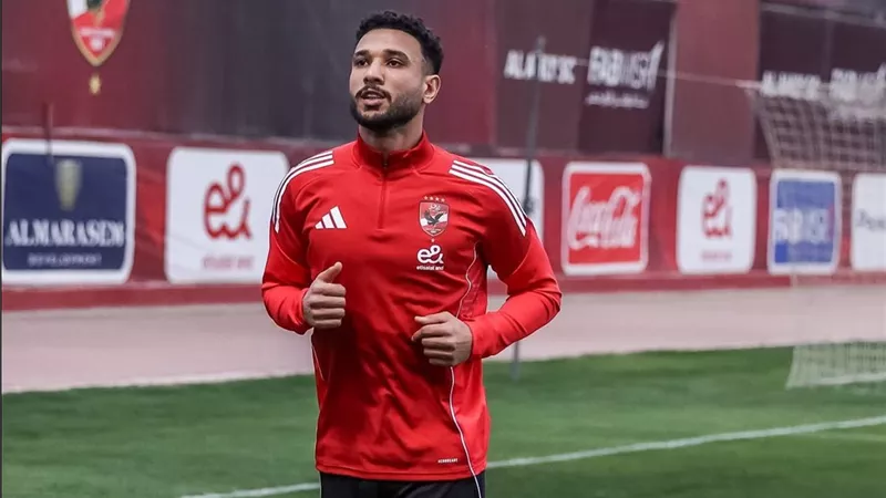 إصابة ياسين مرعي تمنح هادي رياض المشاركة الأولي مع الأهلي في الدوري