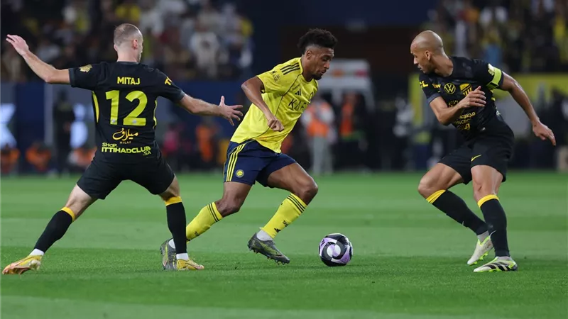 النصر يقسو على الاتحاد بثنائية في موقعة كلاسيكو الدوري السعودي (فيديو)