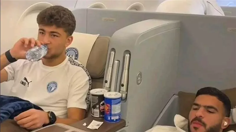 طائرات الأهلي وبيراميدز تشغل غصب جماهير الزمالك ضد مجلس الإدارة